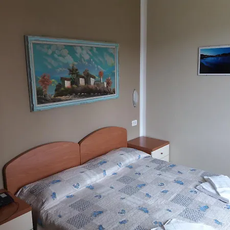 Del Porcino Hotel Carro